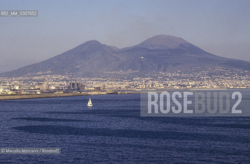 Gulf of NAPLES with Mount Vesuvius in the background / Golfo di NAPOLI con il Vesuvio sullo sfondo - ©Marcello Mencarini/Rosebud2