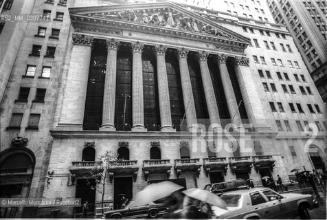 New York Stock Exchange, located at 11 Wall Street, Lower Manhattan (1989) / Borsa di New York in Wall Street, Lower Manhattan (1989) - ©Marcello Mencarini/Rosebud2