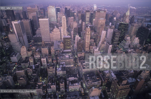 New York, 1989. Panoramic view of Manhattan from the Empire State Building / New York, 1989. Veduta panoramica di Manhattan dallEmpire State Building - ©Marcello Mencarini/Rosebud2