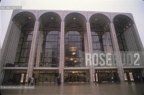 places; North America; U.S.A.; New York; Manhattan; theaters; theatres; teatri; New York Metropolitan Opera; Teatro Metropolitan di New York; Metropolitan; architecture; architettura; exterior view; horizontal
 ©Marcello Mencarini/Rosebud2