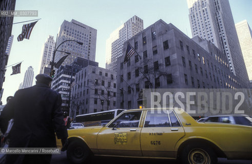 New York (1989). Yellow cabs in the Fifth Avenue / New York (1989). Taxi sulla Quinta strada - ©Marcello Mencarini/Rosebud2
