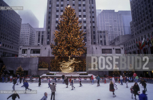 New York (1989). The Rockefeller Center at Christmas Time / New York (1989). Il Rockefeller Center a Natale - ©Marcello Mencarini/Rosebud2