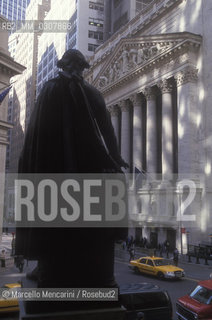 New York, 2000. New York Stock Exchange and George Washington monument in Wall Street / New York, 2000. Borsa di New York e monumento a George Washington in Wall Street - ©Marcello Mencarini/Rosebud2