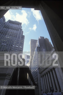 New York, 2000. New York Stock Exchange and George Washington monument in Wall Street / New York, 2000. Borsa di New York e monumento a George Washington in Wall Street - ©Marcello Mencarini/Rosebud2