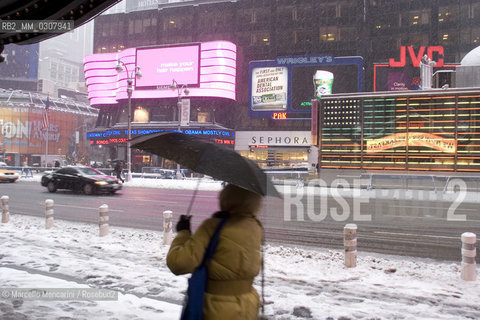 New York City, February 2008. Snow in Times Square / New York, febbraio 2008. Neve a Times Square - ©Marcello Mencarini/Rosebud2