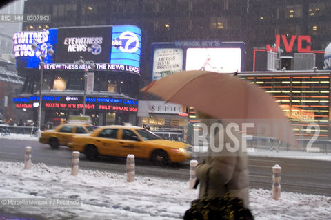 New York City, February 2008. Snow in Times Square / New York, febbraio 2008. Neve a Times Square - ©Marcello Mencarini/Rosebud2