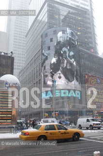 New York City, February 2008. Snow in Times Square, in front of the NASDAQ Market Site / New York, febbraio 2008. Neve a Times Square, di fronte al NASDAQ - ©Marcello Mencarini/Rosebud2