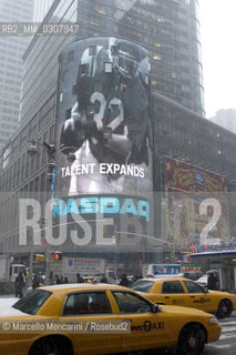 New York City, February 2008. Snow in Times Square, in front of the NASDAQ Market Site / New York, febbraio 2008. Neve a Times Square, di fronte al NASDAQ - ©Marcello Mencarini/Rosebud2
