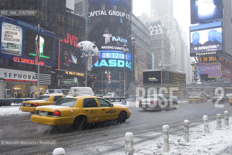 New York City, February 2008. Snow in Times Square / New York, febbraio 2008. Neve a Times Square - ©Marcello Mencarini/Rosebud2