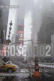 New York City, February 2008. Snow in Times Square / New York, febbraio 2008. Neve a Times Square - ©Marcello Mencarini/Rosebud2