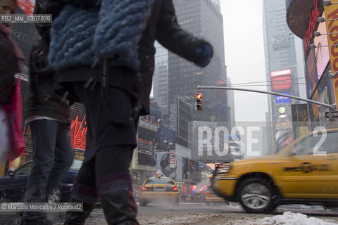 New York City, February 2008. Snow in Times Square / New York, febbraio 2008. Neve a Times Square - ©Marcello Mencarini/Rosebud2
