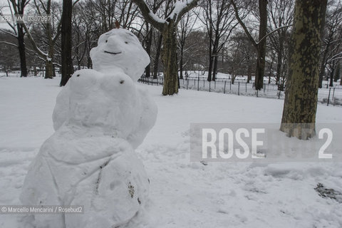 New York City, 2008. Snowman in Central Park / New York, 2008. Pupazzo di neve in Central Park - ©Marcello Mencarini/Rosebud2