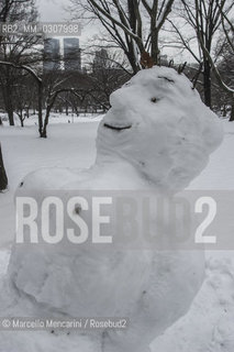 New York City, 2008. Snowman in Central Park / New York, 2008. Pupazzo di neve in Central Park - ©Marcello Mencarini/Rosebud2