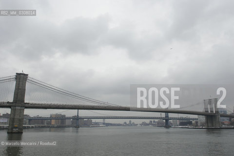New York, February 2008. The Brooklyn Bridge (also known as the East River Bridge) seen from Seaport / Il ponte di Brooklin (o East River Bridge) visto da Seaport - ©Marcello Mencarini/Rosebud2