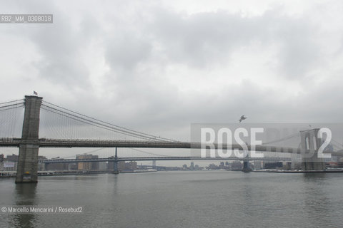 New York, February 2008. The Brooklyn Bridge (also known as the East River Bridge) seen from Seaport / Il ponte di Brooklin (o East River Bridge) visto da Seaport - ©Marcello Mencarini/Rosebud2