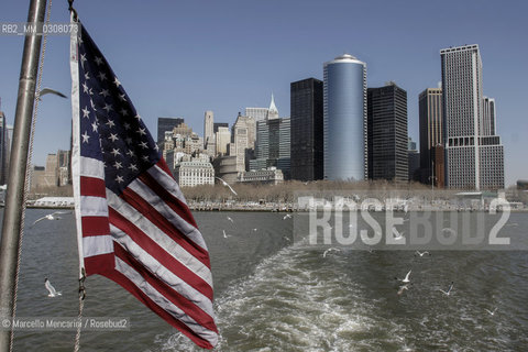 New York, 2008. Battery Park skyline view from the ferry to Liberty Island (2008) / New York, 2008. Skyline di Battery Park dal battello verso Liberty Island - ©Marcello Mencarini/Rosebud2