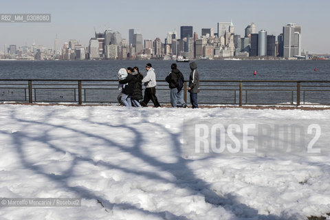 New York City, 2008. Lower Manhattan skyline seen from Liberty Island / New York, 2008. Lo skyline di Lower Manhattan visto da Liberty Island - ©Marcello Mencarini/Rosebud2