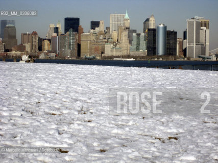 New York City, 2008. Lower Manhattan skyline seen from Liberty Island / New York, 2008. Lo skyline di Lower Manhattan visto da Liberty Island - ©Marcello Mencarini/Rosebud2