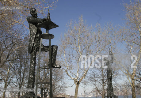 New York City, 2008. The five founders of the Statue of Liberty: 2/3 - Statue of Frédéric Auguste Bartholdi Alexandre Gustave Eiffel by Phillip Ratner on Liberty Island. Frédéric Auguste Bartholdi (August 2, 1834 – October 4, 1904) was a French sculptor. He is also known as Amilcar Hasenfratz. The work for which he is most famous is the Statue of Liberty, donated in 1886 by the Union Franco-Americaine (Franco-American Union), to the United States. Before starting his commission, Bartholdi traveled to the United States to personally select New York Harbor as the site for the statue / New York, 2008. I cinque artefici della Statua della Libertà: 2/3 - Statua di Frédéric Auguste Bartholdi e di Alexandre Gustave Eiffel opera di Phillip Ratner a Liberty Island. Frédéric Auguste Bartholdi fu scultore e pittore francese, famoso per essere lautore della Statua della Libertà, donata nel 1896 dallUnione Franco-Americana agli Stati Uniti. Prima di seguire la statua, Bartholdi scelse personalmente il porto di New York come luogo dove sarebbe stata collocata. L architetto Alexandre Gustave Eiffel, progettò il supporto interno e le intelaiature della Statua della Libertà  - ©Marcello Mencarini/Rosebud2