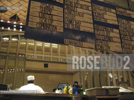 New York, 2008. The Grand Central Oyster Bar and Restaurant at Grand Central Terminal / New York, 2008. Il ristorante e bar Grand Central Oyster Bar nella Stazione Centrale (Grand Central Terminal) - ©Marcello Mencarini/Rosebud2