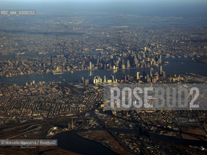 Aerial view of New York City (2008) / Veduta aerea di new York (2008) - ©Marcello Mencarini/Rosebud2