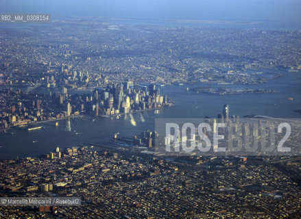 Aerial view of New York City (2008) / Veduta aerea di new York (2008) - ©Marcello Mencarini/Rosebud2