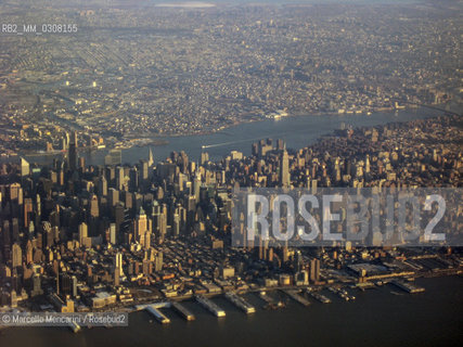Aerial view of New York City (2008) / Veduta aerea di new York (2008) - ©Marcello Mencarini/Rosebud2