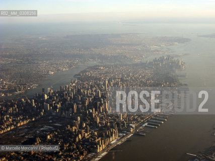Aerial view of New York City (2008) / Veduta aerea di new York (2008) - ©Marcello Mencarini/Rosebud2