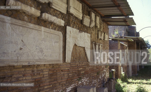 ANCIENT OSTIA, Lapidary gallery / OSTIA ANTICA, Galleria lapidaria - ©Marcello Mencarini/Rosebud2