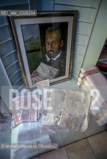 Palestrina (Rome), Portrait of composer Giovanni Pierluigi da Palestrina in a shop window / Palestrina (Roma), Ritratto del compositore Giovanni Pierluigi da Palestrina in una vetrina - ©Marcello Mencarini/Rosebud2