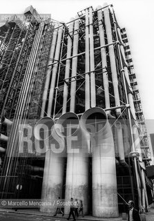 Paris, 1989. Exterior view of the Centre Pompidou in the Beaubourg area / Parigi, 1989. Veduta esterna del Centre Pombidou al Beaubourg - ©Marcello Mencarini/Rosebud2