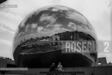 Paris, Parc de la Villette, 1989. La Géode / Parigi, Parc de la Villette, 1989. La Géode - ©Marcello Mencarini/Rosebud2