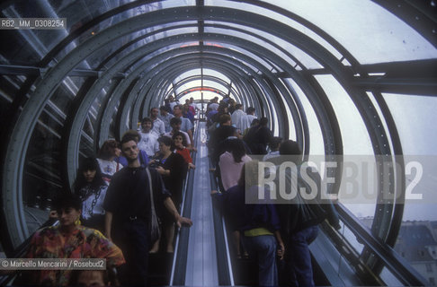 Paris, 1989. Escalators inside the Centre Pompidou / Parigi, 1989. Scale mobili allinterno del Centre Pompidou - ©Marcello Mencarini/Rosebud2