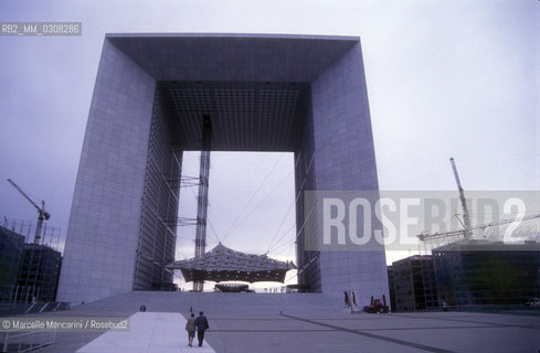 Paris, 1989. Grand Arche de la Défense / Parigi, 1989. Grand Arche de la Défense - ©Marcello Mencarini/Rosebud2