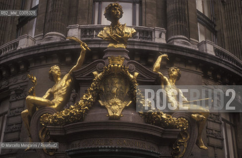 Paris Opera (Opéra de Paris), about 1995. Frieze dedicated to the  architect Charles Garnier who planned the building / Opéra di Parigi, 1995 circa. Fregio dedicato allarchitetto Charles Garnier che la progettò - ©Marcello Mencarini/Rosebud2