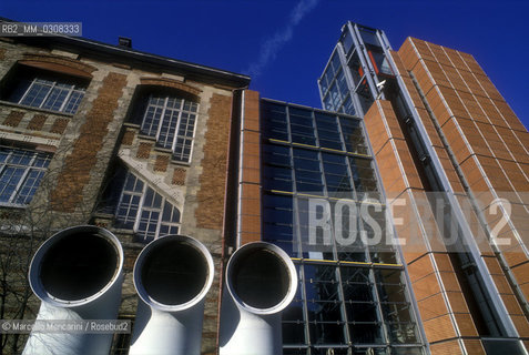 Paris, Centre Pompidou-Beaubourg, 1995. The seat of IRCAM,  Institut de Recherche et Coordination Acoustique/Musique (Institute for Research and Coordination Acoustic / Music) / Parigi, Centre Pompidou-Beaubourg. La sede dellIRCAM, Institut de Recherche et Coordination Acoustique/Musique (Istituto per la Ricerca e Coordinamento Acustica / Musica) - ©Marcello Mencarini/Rosebud2