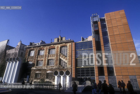 Paris, Centre Pompidou-Beaubourg, 1995. The seat of IRCAM,  Institut de Recherche et Coordination Acoustique/Musique (Institute for Research and Coordination Acoustic / Music) / Parigi, Centre Pompidou-Beaubourg. La sede dellIRCAM, Institut de Recherche et Coordination Acoustique/Musique (Istituto per la Ricerca e Coordinamento Acustica / Musica) - ©Marcello Mencarini/Rosebud2