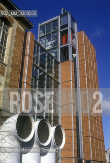 Paris, Centre Pompidou-Beaubourg, 1995. The seat of IRCAM,  Institut de Recherche et Coordination Acoustique/Musique (Institute for Research and Coordination Acoustic / Music) / Parigi, Centre Pompidou-Beaubourg. La sede dellIRCAM, Institut de Recherche et Coordination Acoustique/Musique (Istituto per la Ricerca e Coordinamento Acustica / Musica) - ©Marcello Mencarini/Rosebud2