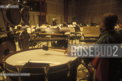 Paris, Centre Pompidou-Beaubourg, 1995. IRCAM recording hall. IRCAM means Institut de Recherche et Coordination Acoustique/Musique (Institute for Research and Coordination Acoustic,  / Music) / Parigi, Centre Pompidou-Beaubourg. Sala incisioni dellIRCAM, lInstitut de Recherche et Coordination Acoustique/Musique (Istituto per la Ricerca e Coordinamento Acustica / Musica) - ©Marcello Mencarini/Rosebud2