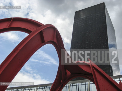 Paris, Esplanade de la Défense. LAraignée Rouge (Red Spider) by Alexander Calder (1974) - ©Marcello Mencarini/Rosebud2