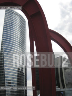 Paris, Esplanade de la Défense. LAraignée Rouge (Red Spider) by Alexander Calder (1974) - ©Marcello Mencarini/Rosebud2
