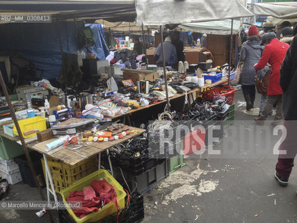 Paris, 2014. Montreuil flea market / Parigi, 2014. Mercato delle pulci di Montreuil - ©Marcello Mencarini/Rosebud2