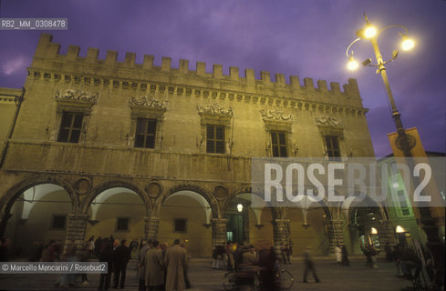 Pesaro, 1997. Ducal Palace in Piazza del Popolo / Pesaro, 1997. Il Palazzo ducale in Piazza del popolo - ©Marcello Mencarini/Rosebud2