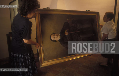 Pesaro, about 1985. Portraits of the composer Gioacchino Rossini in his birthplace / Pesaro, 1985 circa. Ritratti del compositore Gioacchino Rossini nella sua casa natale - ©Marcello Mencarini/Rosebud2