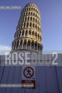 Reinforcement works of the Pisa leaning tower, 1993 / Lavori di consolidamento della Torre di Pisa, 1993 - ©Marcello Mencarini/Rosebud2