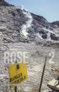 POZZUOLI (Naples). Solfatara, a natural volcanic steam vent of sulfur gases/ POZZUOLI (Napoli). Una solfatara,  emissione di vapori di gas dal sottosuolo, che produce zolfo - ©Marcello Mencarini/Rosebud2