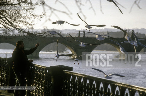 PRAGUE. Bridge on the Moldava river / PRAGA. ponte sul fiume Moldava - ©Marcello Mencarini/Rosebud2