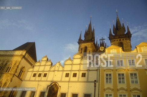 PRAGUE. Palaces in Old Town Square (Staroměstské náměstí) and Tyn Church bell towers in the background / PRAGA, Palazzi in piazza della città vecchia (Staroměstské náměstí) e sommità dai campanili della chiesa di Tyn sullo sfondo - ©Marcello Mencarini/Rosebud2