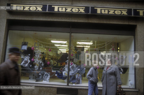 PRAGUE, 1987. Shop window / PRAGA, 1987. Vetrina di un negozio - ©Marcello Mencarini/Rosebud2