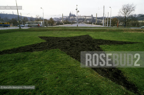 PRAGUE, 1987. Red Army Square / PRAGA, 1987. Piazza dellarmata rossa - ©Marcello Mencarini/Rosebud2